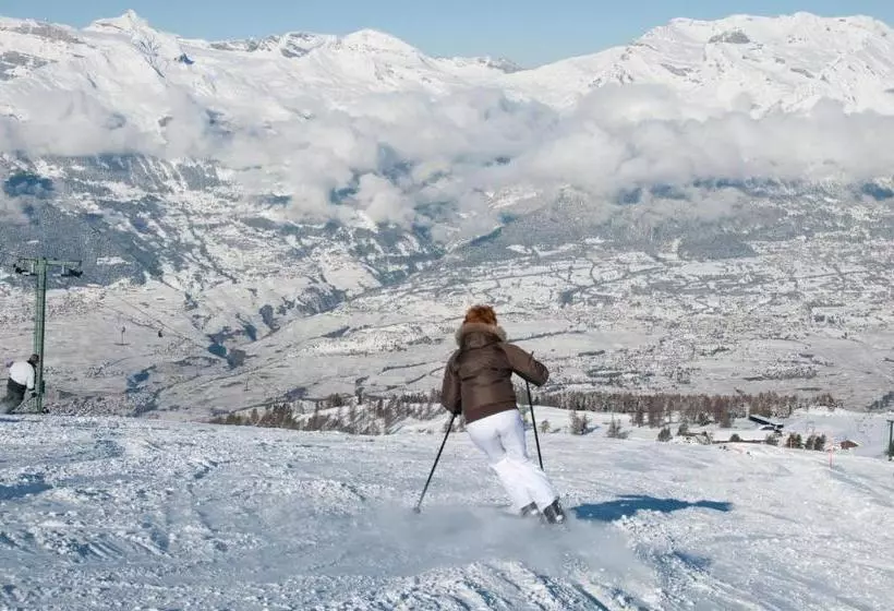 Le Hameau D Orelle Spa & Piscine  Appartments E