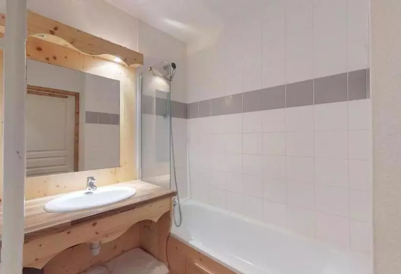 Le Hameau D Orelle Spa & Piscine  Appartments E