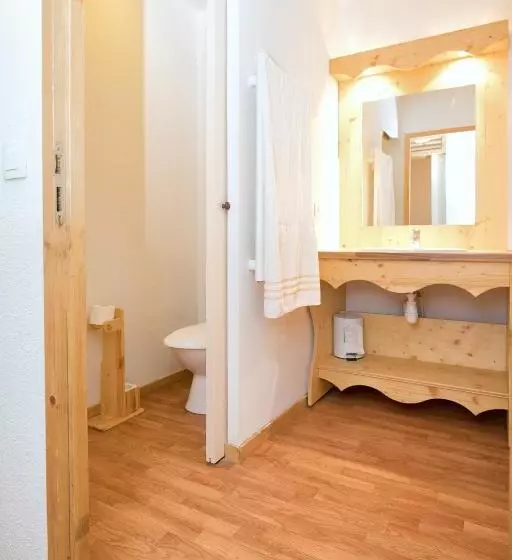 Le Hameau D Orelle Spa & Piscine  Appartments E