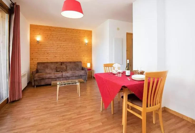 Le Hameau D Orelle Spa & Piscine  Appartments E