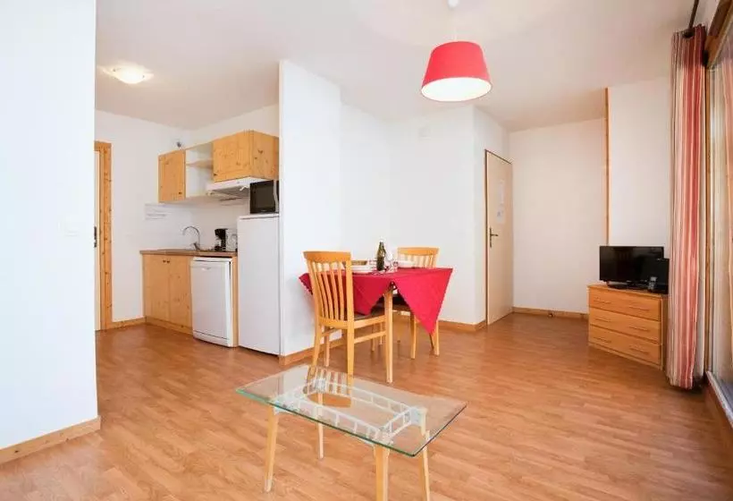 Le Hameau D Orelle Spa & Piscine  Appartments E