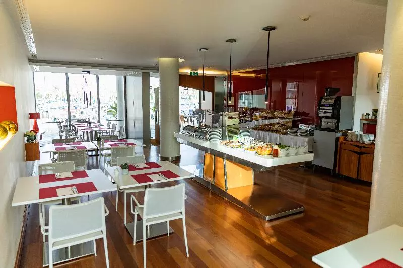 Marina Club Lagos Resort