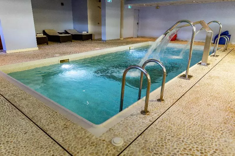 Marina Club Lagos Resort