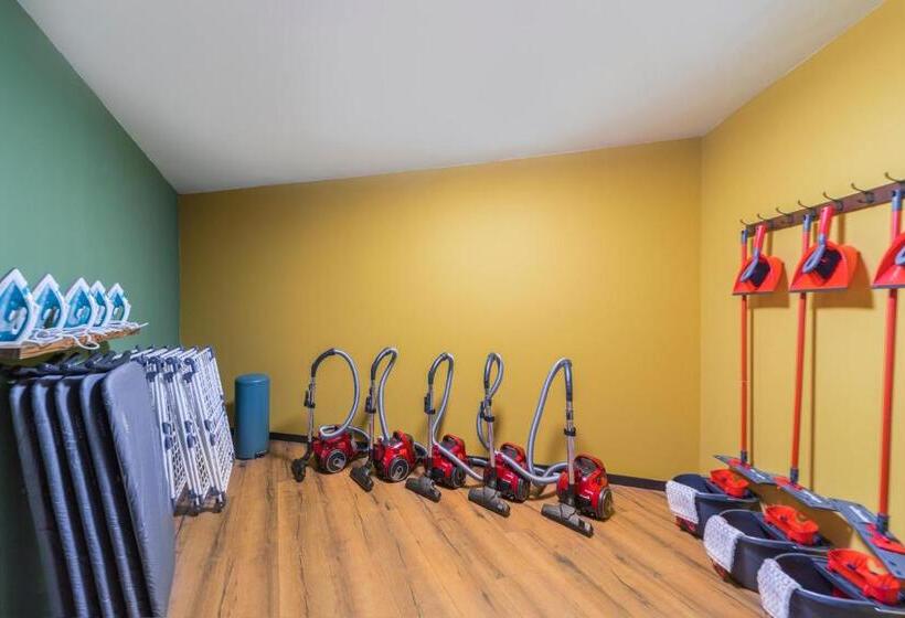 Black F House   Serviced Apartments