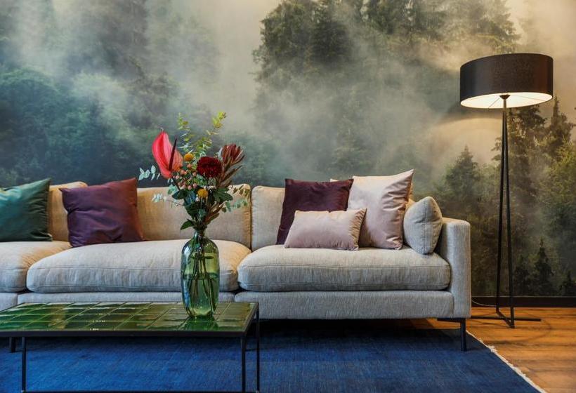 Black F House   Serviced Apartments