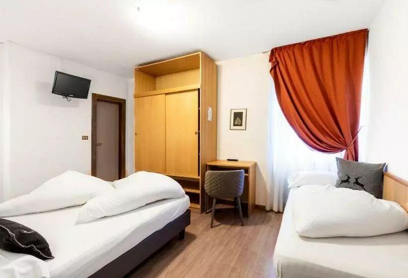 Hotelli Albergo Dolomiti