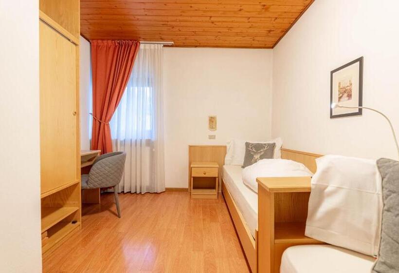 בית מלון כפרי Albergo Dolomiti