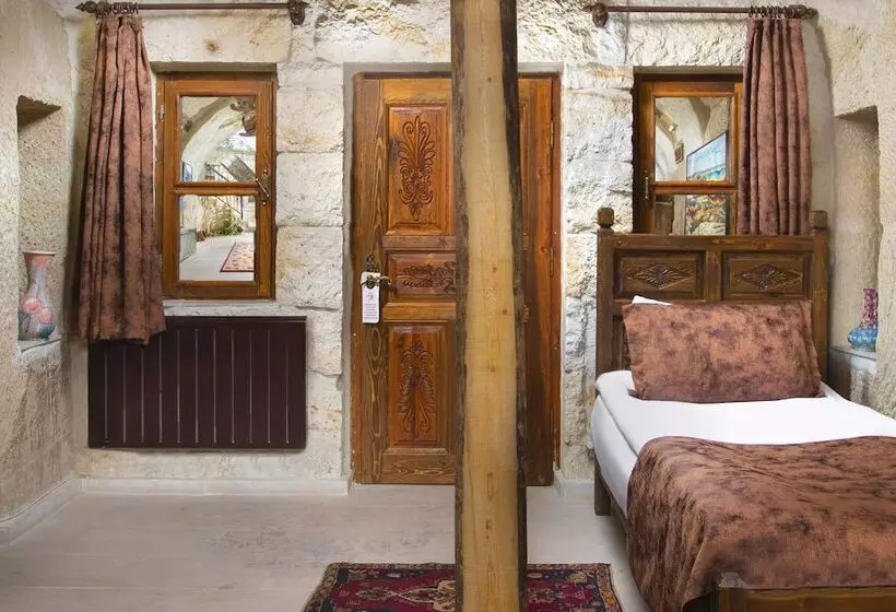 Hotelli Romantic Cave