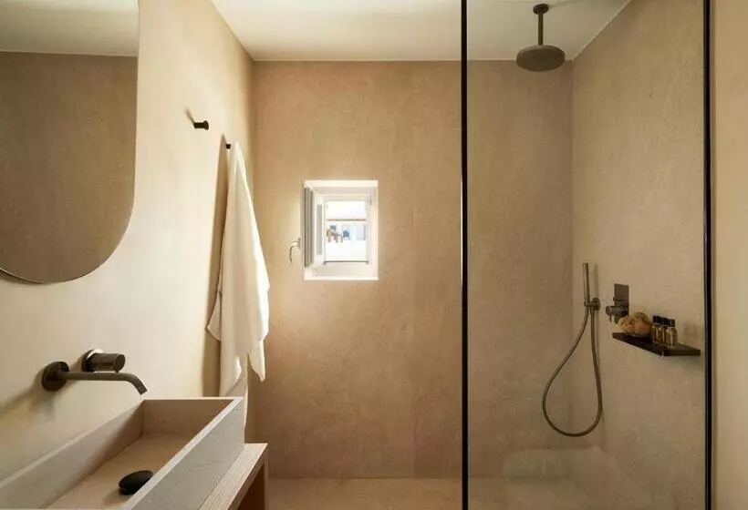 Parocks Luxury Hotel & Spa