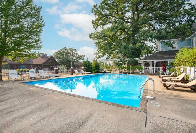 Пансион White Rose Inns & Motel