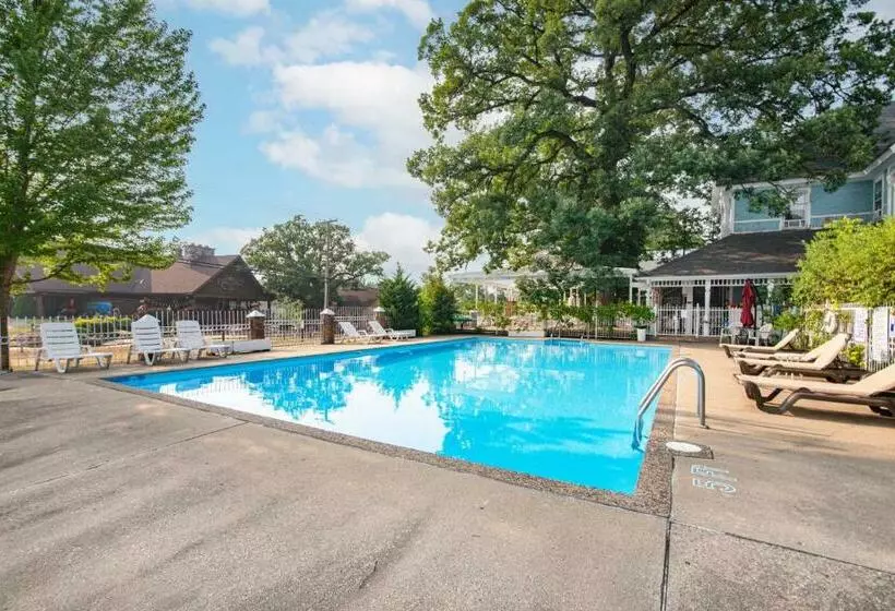 Majatalo White Rose Inns & Motel