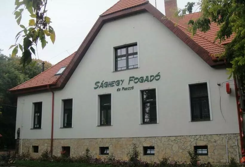 Sághegy Fogadó és Panzió