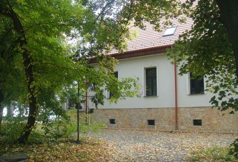 Sághegy Fogadó és Panzió