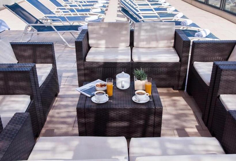 فندق Rooms By Alexandra