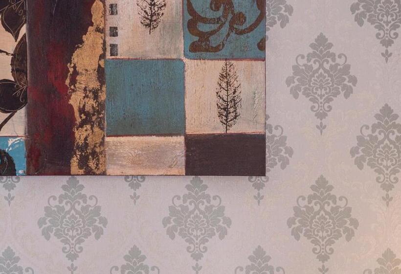 فندق Rooms By Alexandra