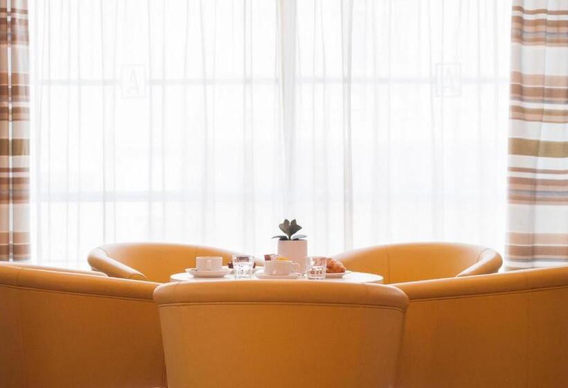 فندق Rooms By Alexandra