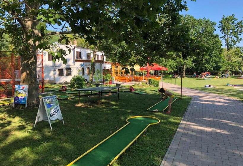 Beachfront Studio Apartman