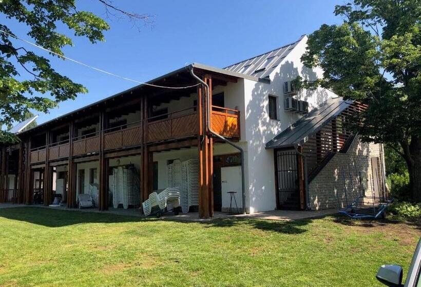 Beachfront Studio Apartman