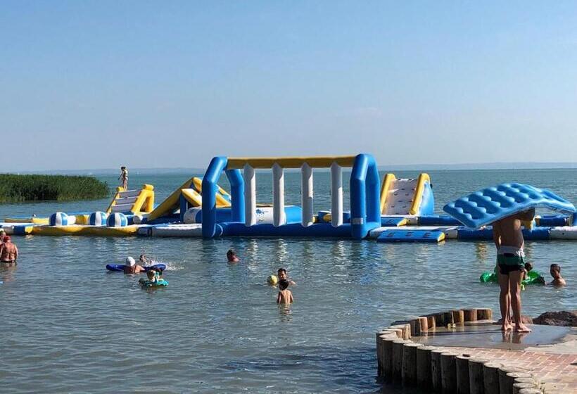 Beachfront Studio Apartman