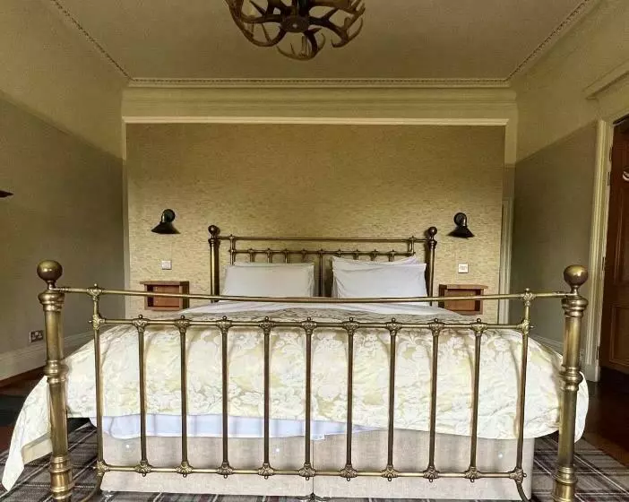 Ashtree House Hotel, Glasgow Airport & Paisley