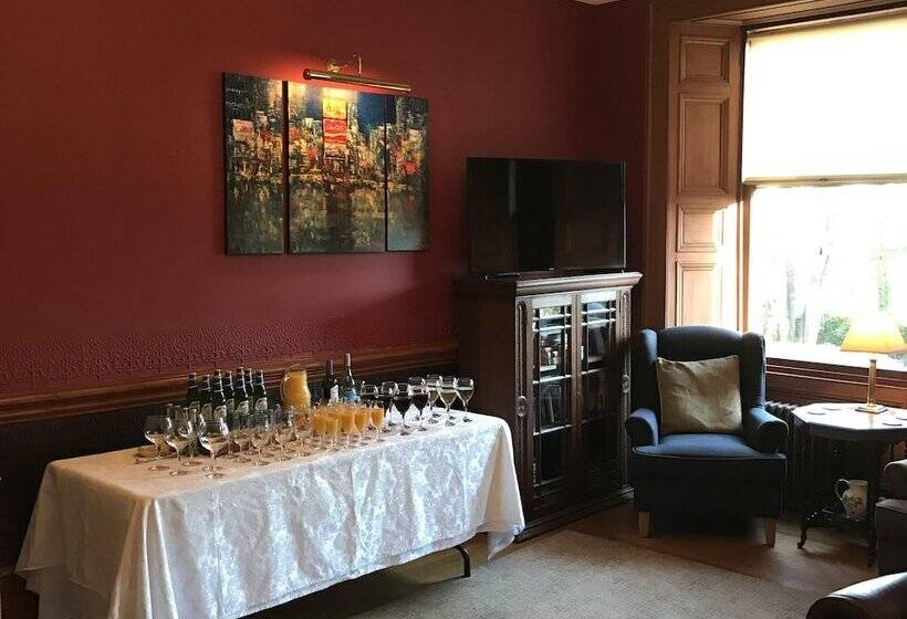 Ashtree House Hotel, Glasgow Airport & Paisley