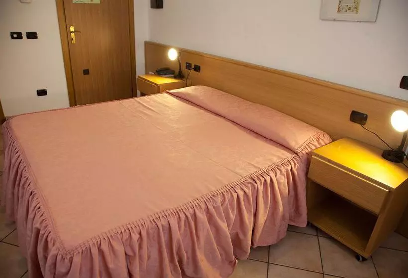 هتل Albergo Da Angela