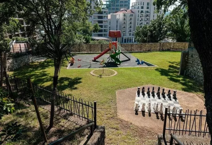 هتل Eurostars Queen Of Montenegro