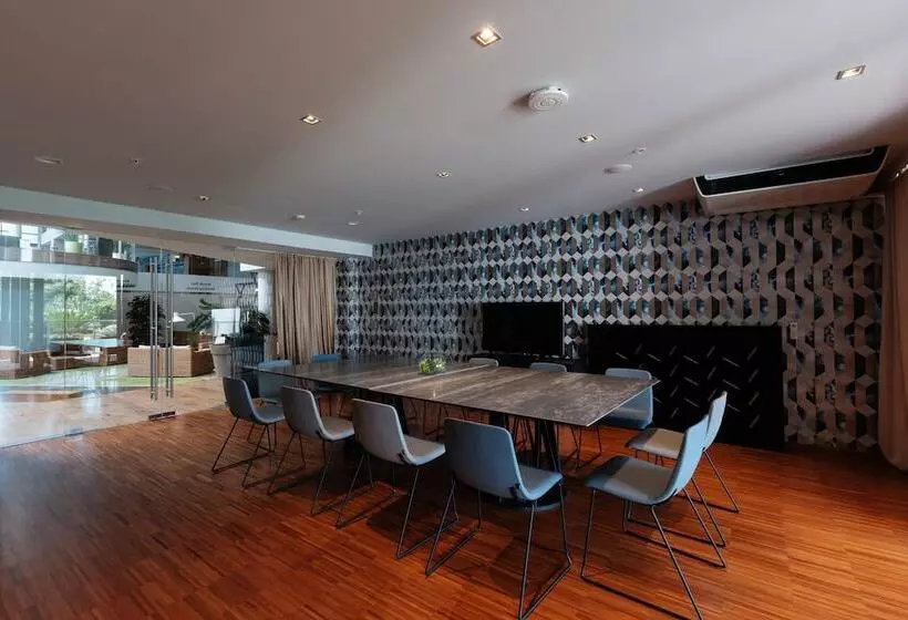 هتل Eurostars Queen Of Montenegro