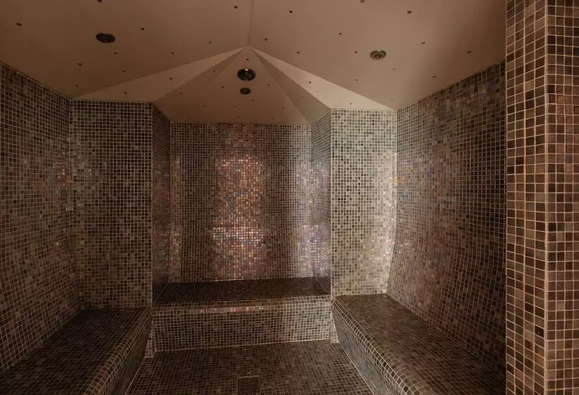 هتل Eurostars Queen Of Montenegro