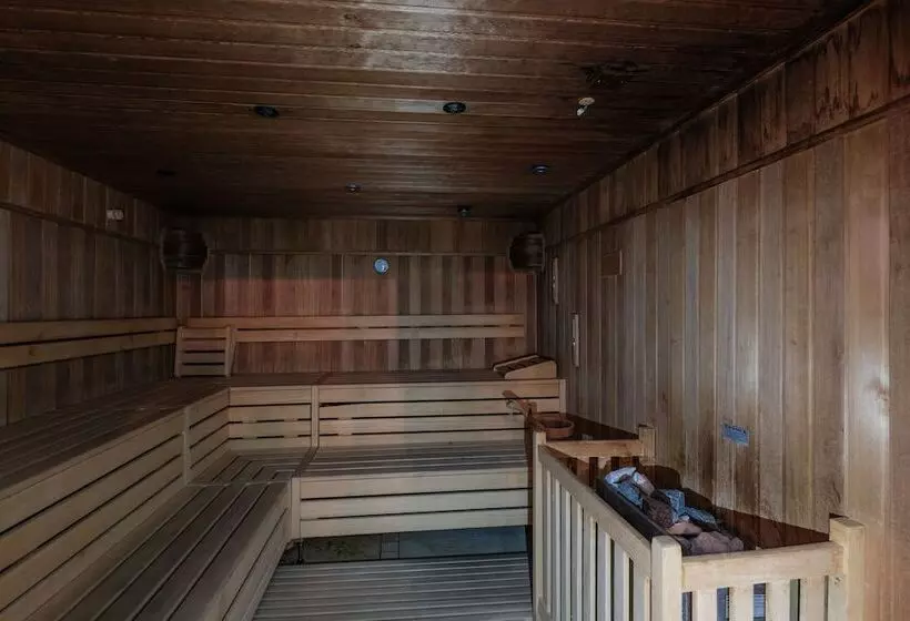 هتل Eurostars Queen Of Montenegro