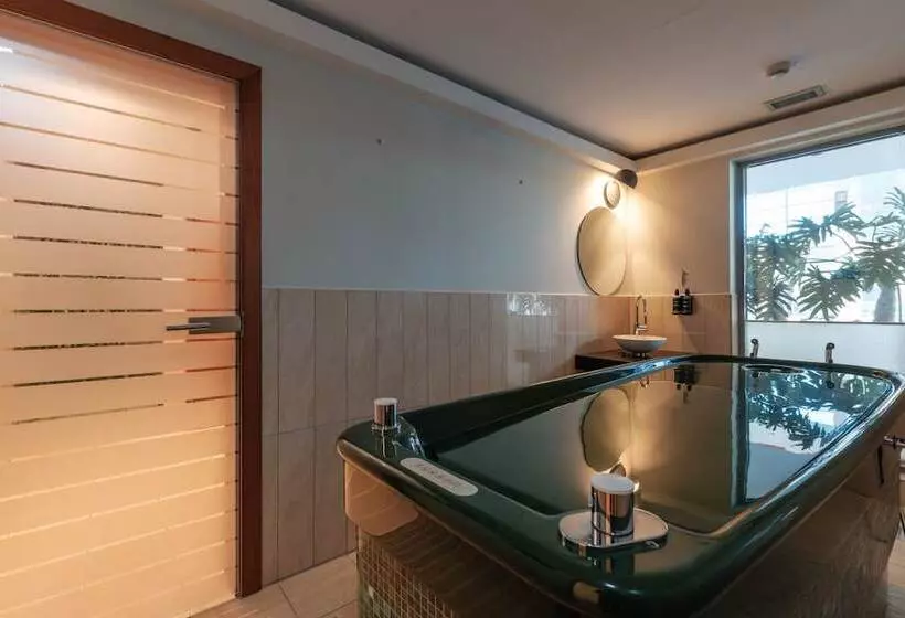 هتل Eurostars Queen Of Montenegro