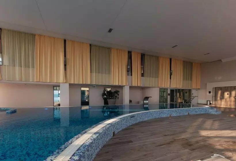 هتل Eurostars Queen Of Montenegro