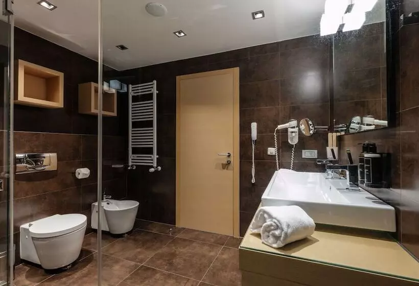 هتل Eurostars Queen Of Montenegro