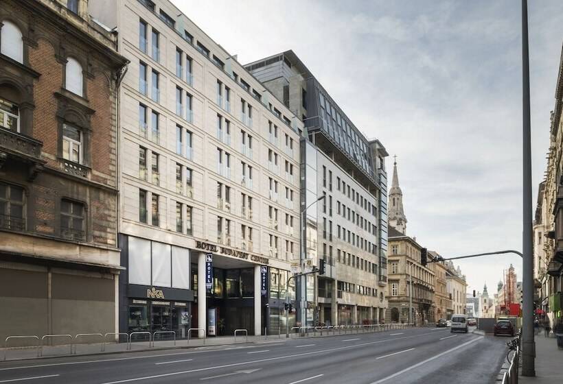 בית מלון כפרי Exe Budapest Center