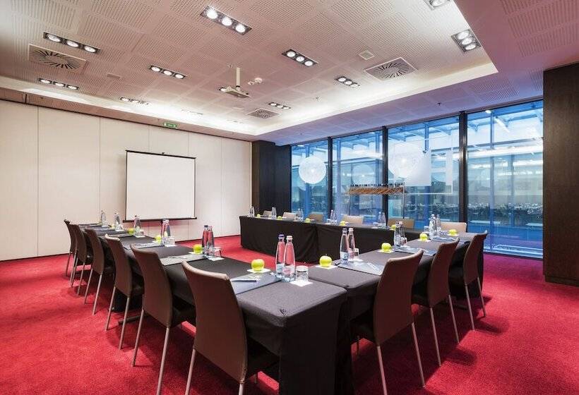 בית מלון כפרי Exe Budapest Center