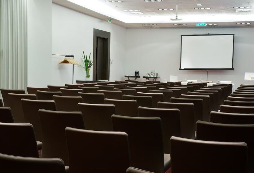 בית מלון כפרי Exe Budapest Center