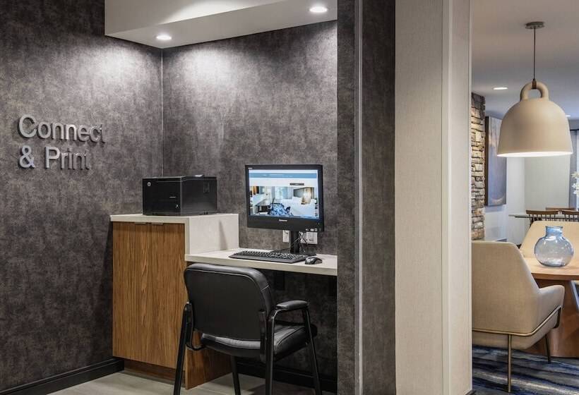 فندق Fairfield Inn & Suites By Marriott Kelowna