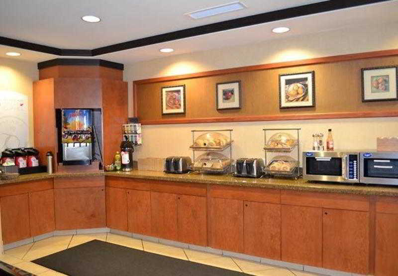 فندق Fairfield Inn & Suites By Marriott Kelowna