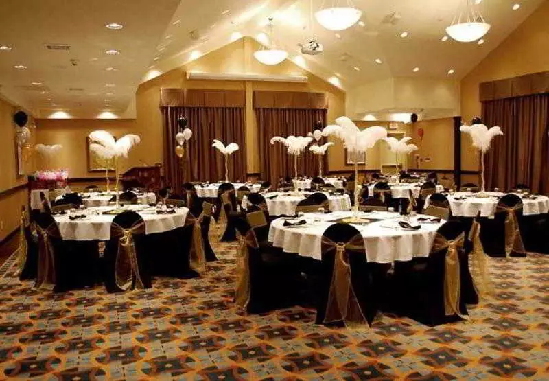 هتل Fairfield Inn & Suites By Marriott Kelowna