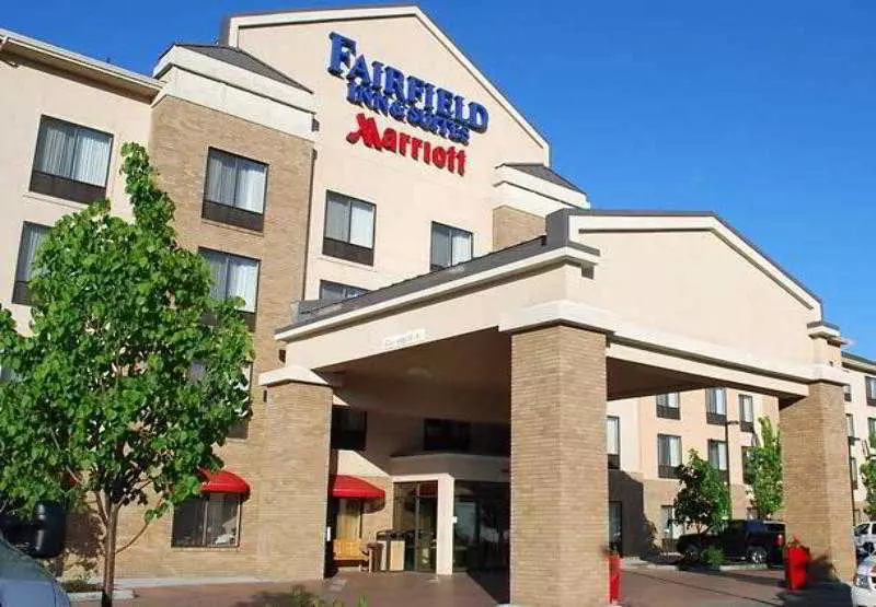 هتل Fairfield Inn & Suites By Marriott Kelowna