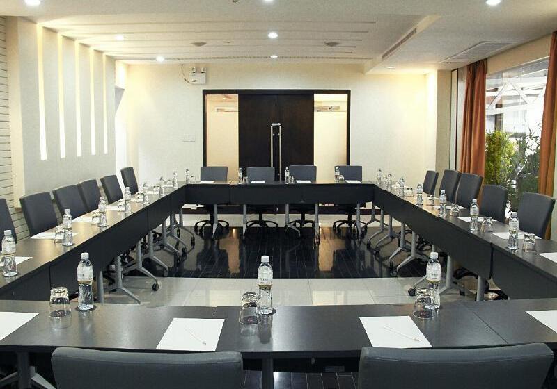 ホテル Furamaxclusive Sathorn Bangkok