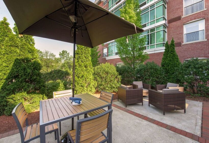 فندق Hilton Garden Inn Manchester Downtown