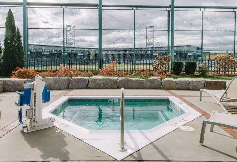 هتل Hilton Garden Inn Manchester Downtown