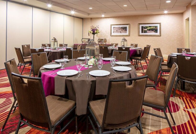 فندق Hilton Garden Inn Omaha West