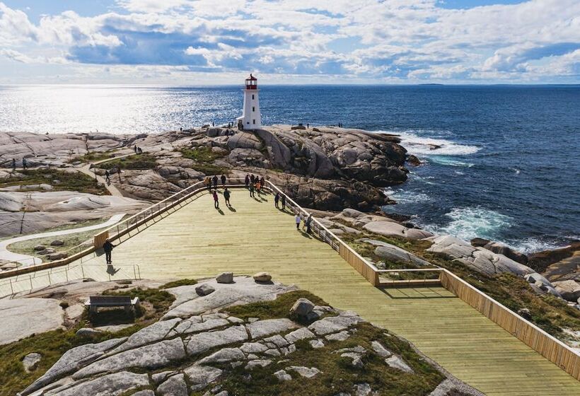 فندق Holiday Inn Express & Suites Halifax Airport, An Ihg