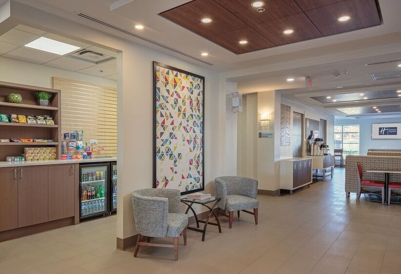 בית מלון כפרי Holiday Inn Express & Suites   Belleville, An Ihg