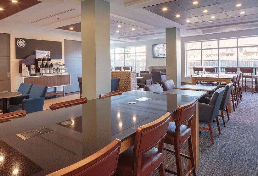 בית מלון כפרי Holiday Inn Express & Suites   Belleville, An Ihg