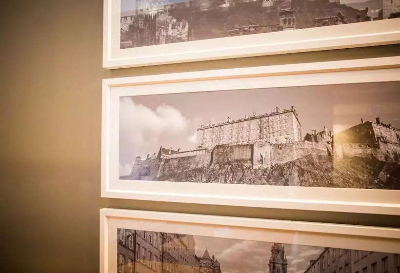 هتل Holiday Inn Express Edinburgh – Royal Mile, An Ihg