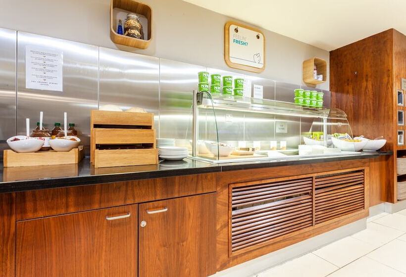 هتل Holiday Inn Express Edinburgh – Royal Mile, An Ihg