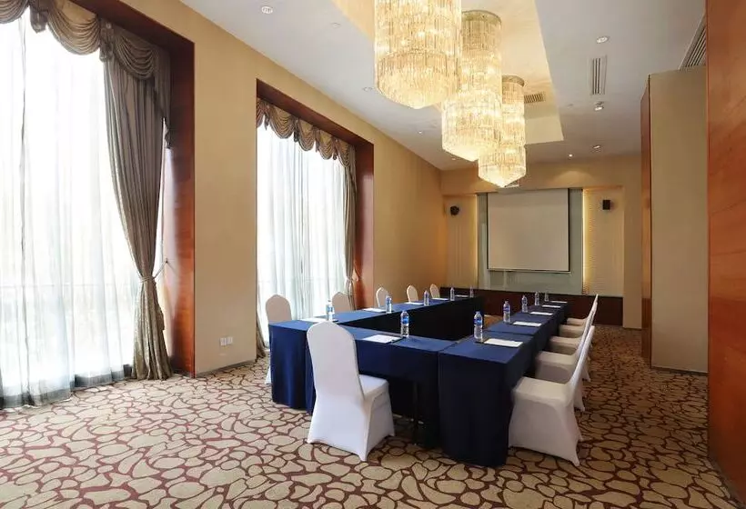 호텔 Holiday Inn Shanghai Pudong Nanpu, An Ihg